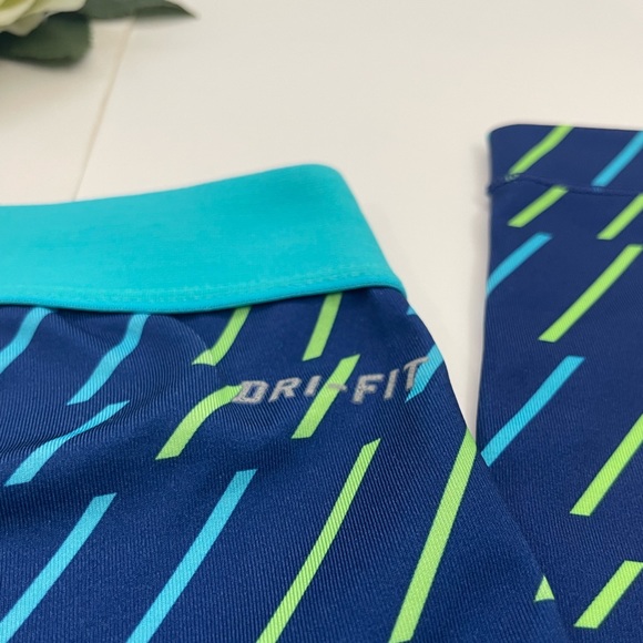 Nike Pro Leggings - Picture 4 of 8